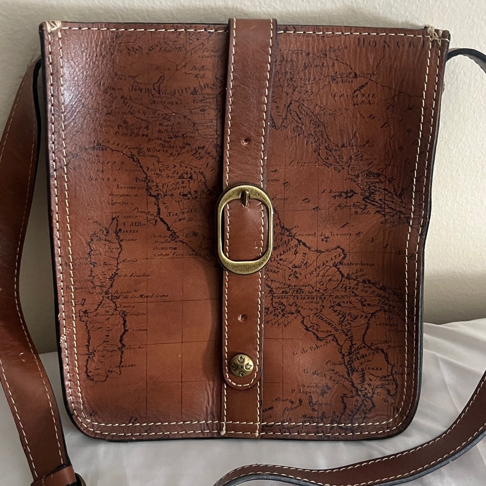 Patricia Nash NWOT Venezia Signature Map Print Crossbody - Picture 2 of 6